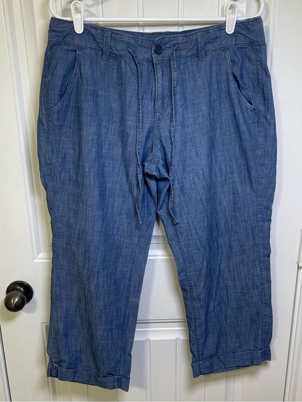 Old Navy Ultra Blue Size 12 Women's Chambray Cuffed Drawstring Capri Pants - Picture 1 of 7